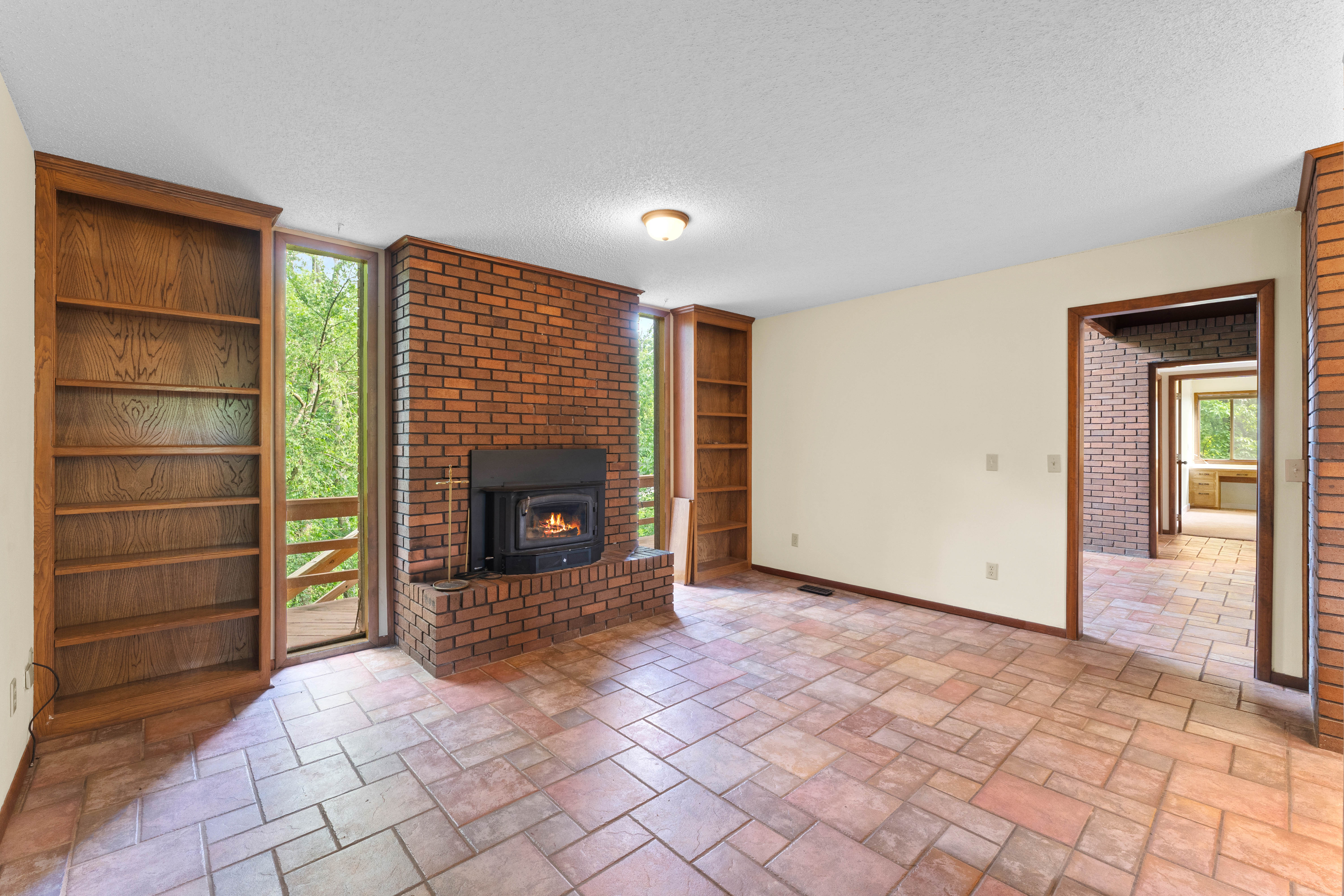 Bentonville, Arkansas, 72712, United States, 3 Bedrooms Bedrooms, ,2 BathroomsBathrooms,Residential,For Sale,1846586