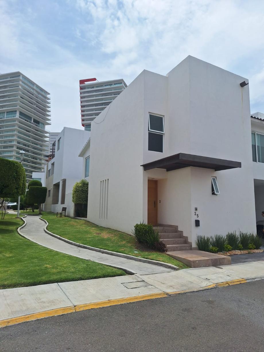 Querétaro, Querétaro, 76090, Mexico, 4 Bedrooms Bedrooms, ,3 BathroomsBathrooms,Residential,For Sale,1916691