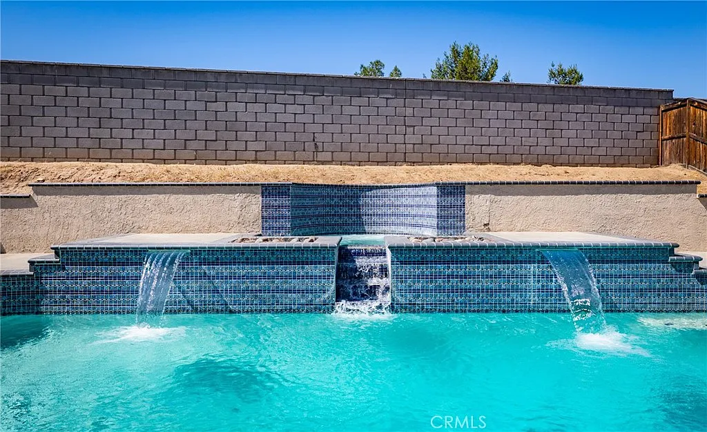 Victorville, California, 92395, United States, 5 Bedrooms Bedrooms, ,3 BathroomsBathrooms,Residential,For Sale,1976138