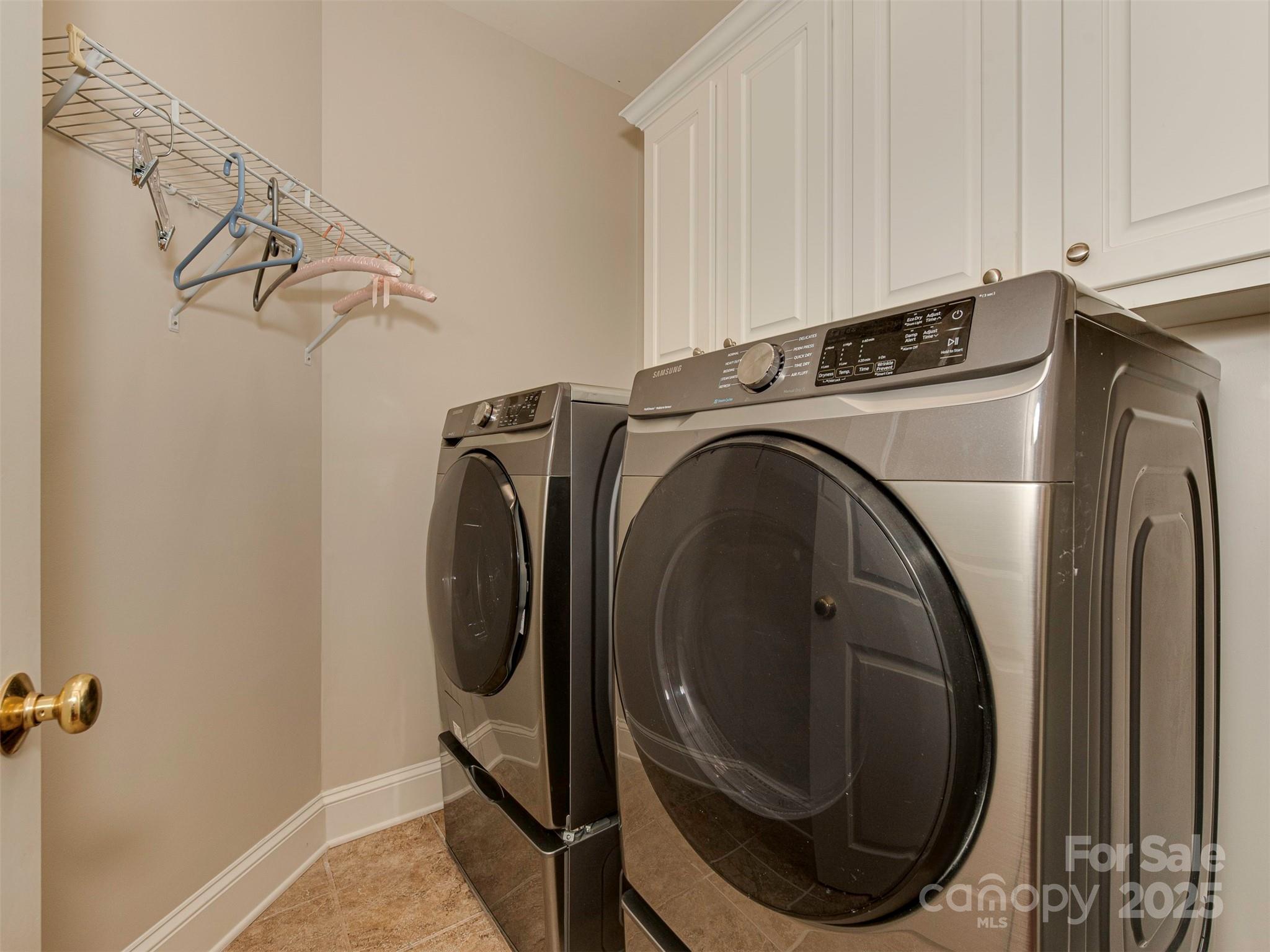 Charlotte, North Carolina, 28277, United States, 3 Bedrooms Bedrooms, ,4 BathroomsBathrooms,Residential,For Sale,1888595