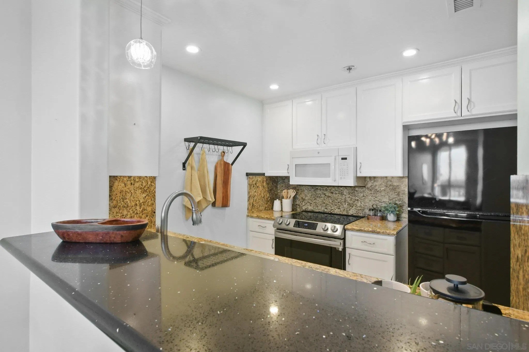 San Diego, California, 92122, United States, 2 Bedrooms Bedrooms, ,2 BathroomsBathrooms,Residential,For Sale,1972545