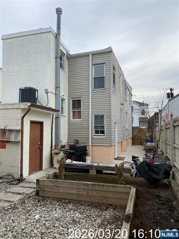 Newark, New Jersey, 07105, United States, 9 Bedrooms Bedrooms, ,5 BathroomsBathrooms,Residential,For Sale,2030710