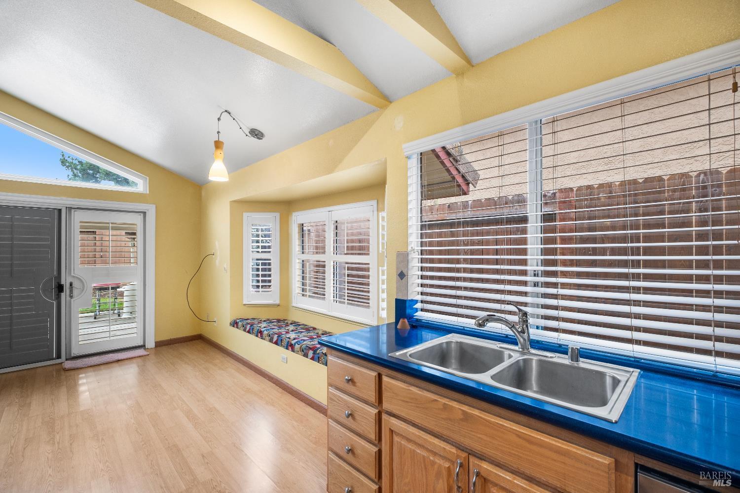 Vacaville, California, 95687, United States, 3 Bedrooms Bedrooms, ,2 BathroomsBathrooms,Residential,For Sale,1998068