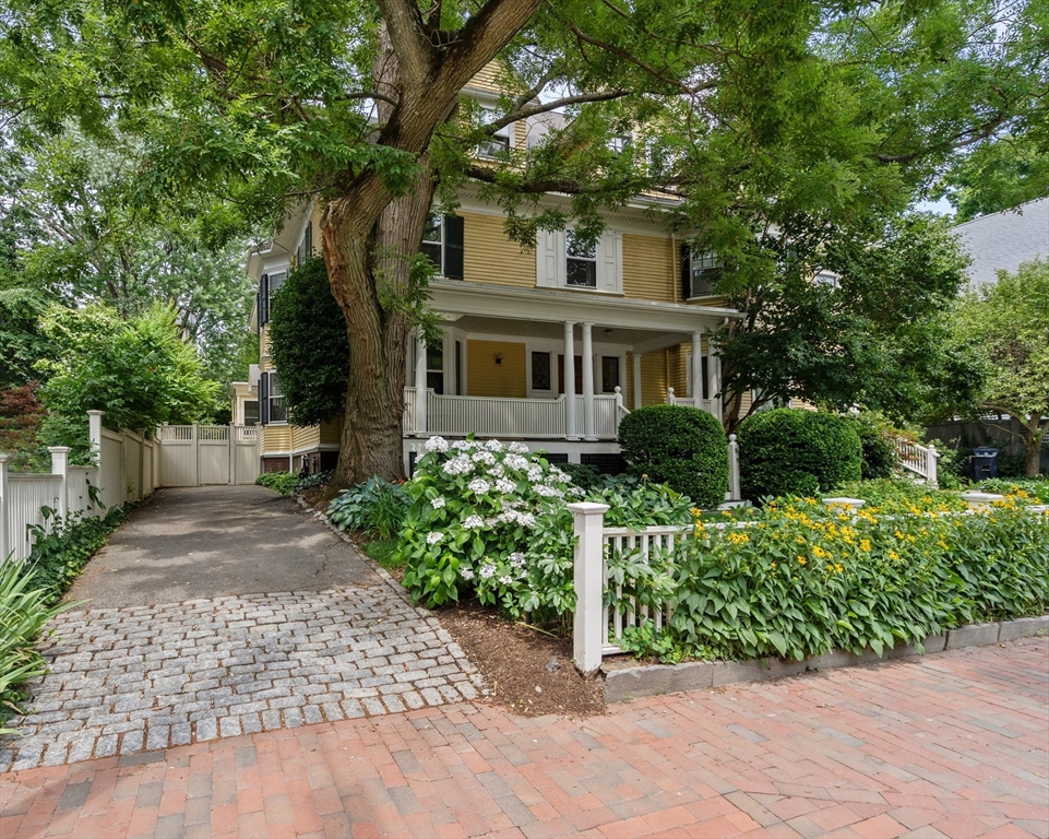 Cambridge, Massachusetts, 02138, United States, 6 Bedrooms Bedrooms, ,5 BathroomsBathrooms,Residential,For Sale,1766513