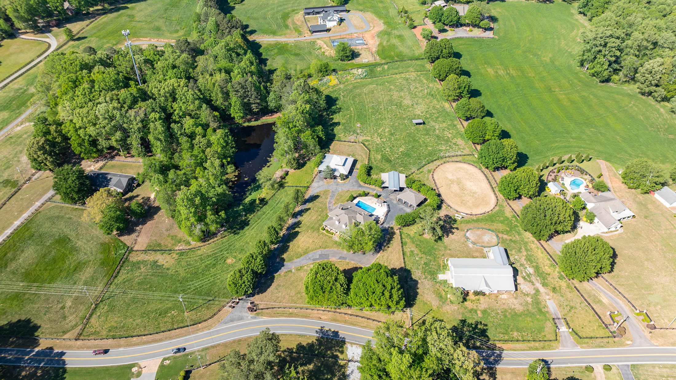  Exceptional Equestrian Estate: A Rare Blend of Luxury, Functionality, and Charm - 物件實景