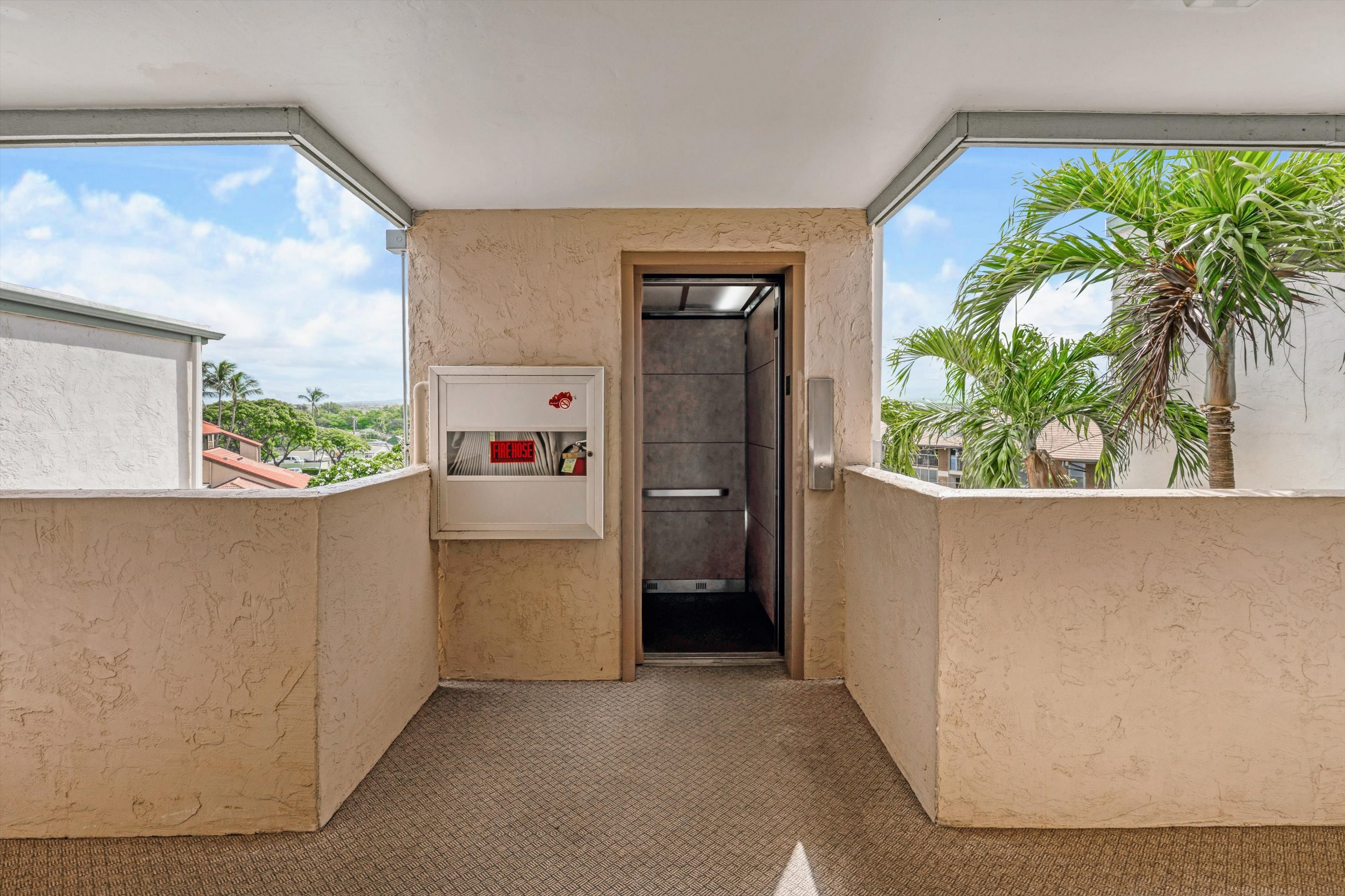  Front Row, Top Floor, Full Remodel, Ocean Views - 物件實景