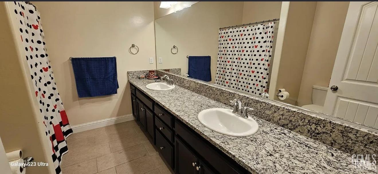 Shafter, California, 93263, United States, 5 Bedrooms Bedrooms, ,4 BathroomsBathrooms,Residential,For Sale,2006305