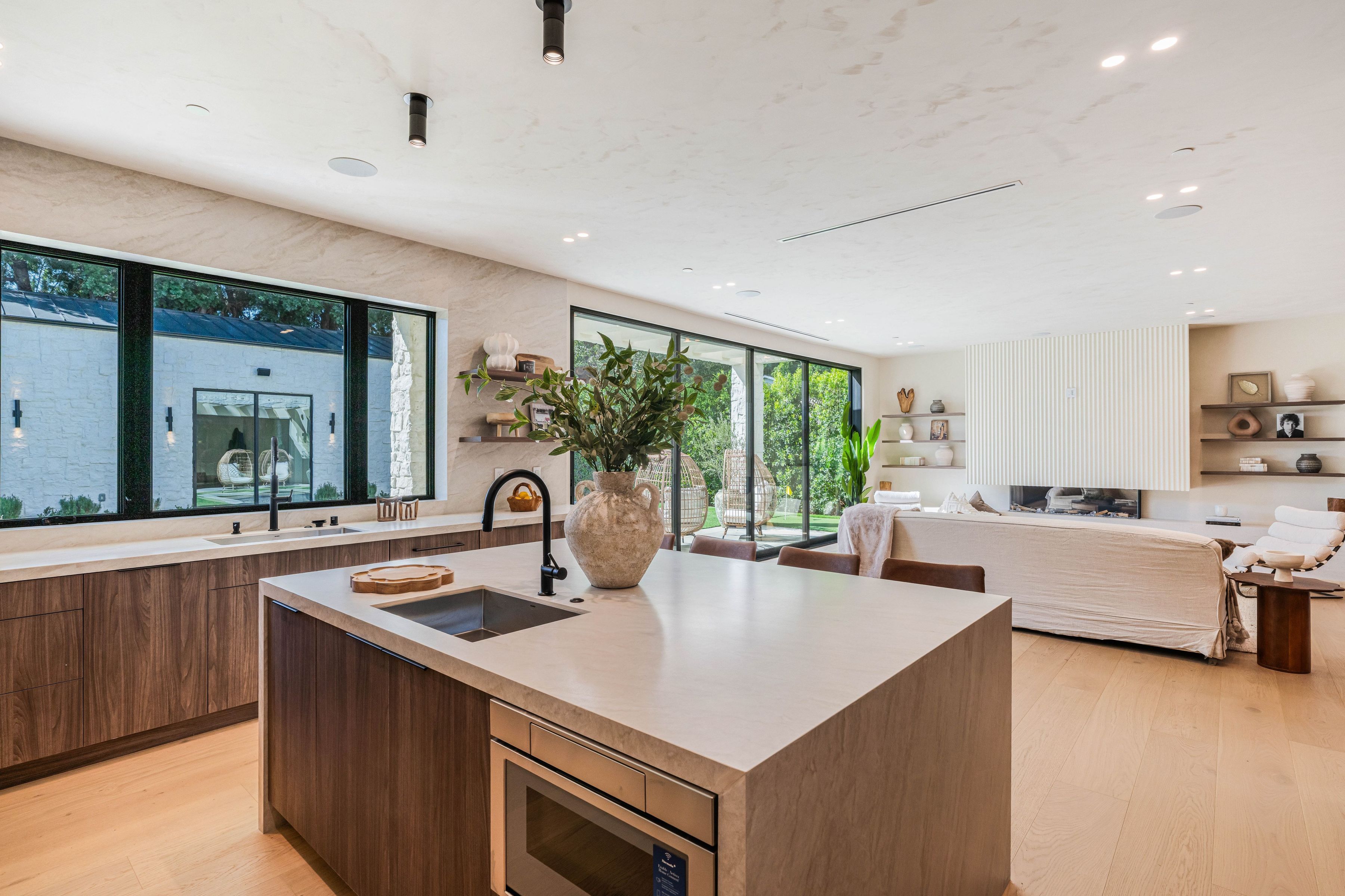  4759 Firmament Avenue - 物件實景