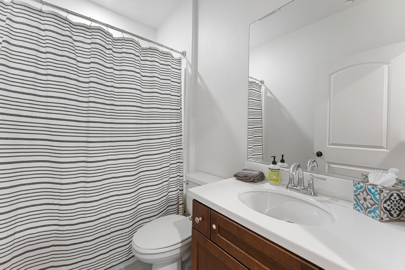 Ontario, California, 91761, United States, 2 Bedrooms Bedrooms, ,2 BathroomsBathrooms,Residential,For Sale,1928466