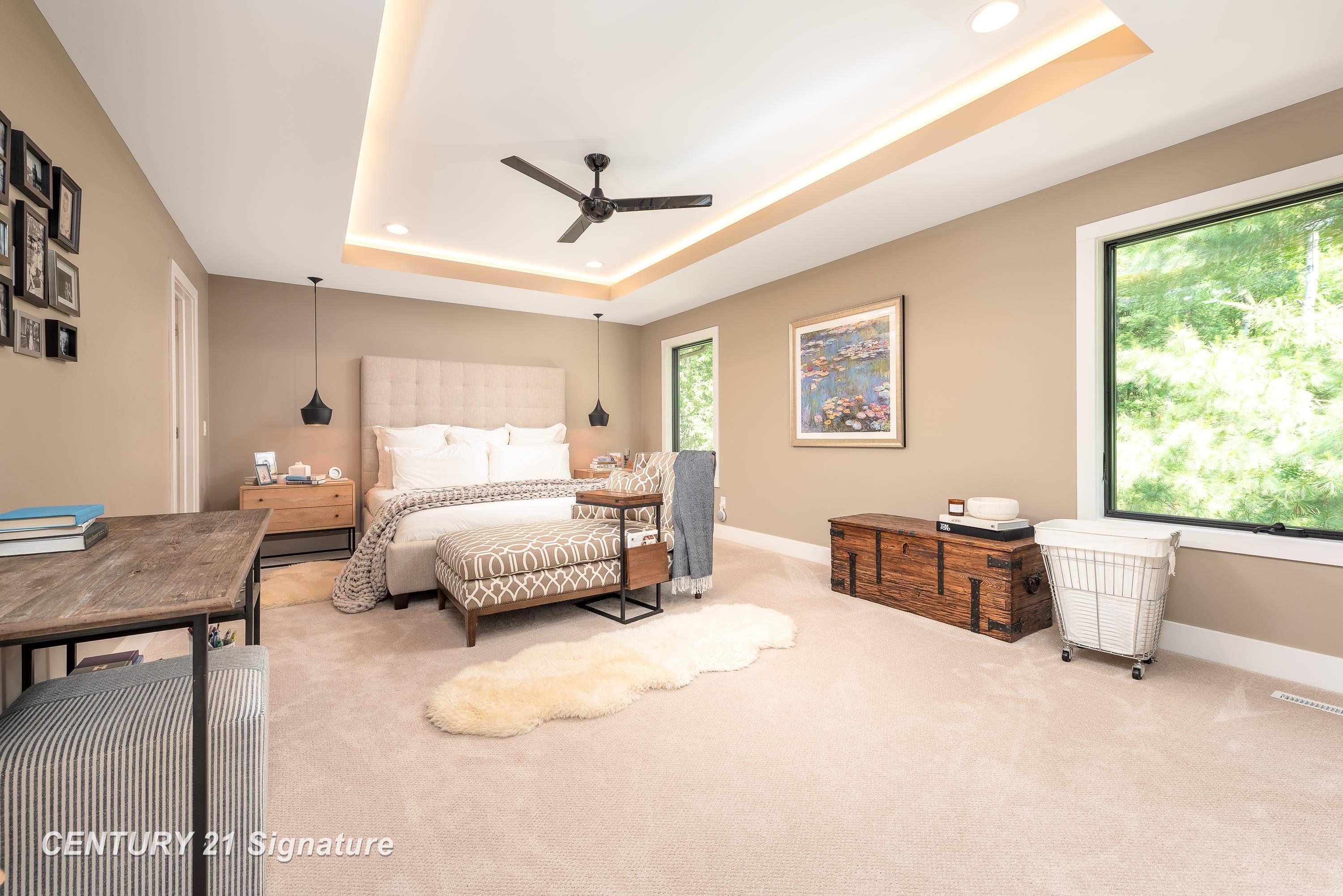 Midland, Michigan, 48642, United States, 4 Bedrooms Bedrooms, ,5 BathroomsBathrooms,Residential,For Sale,1975618