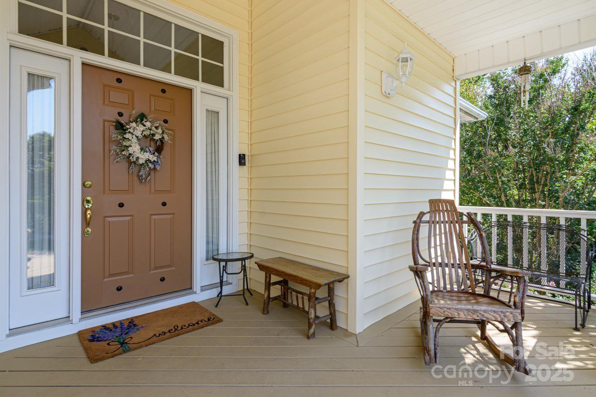 Hendersonville, North Carolina, 28739, United States, 3 Bedrooms Bedrooms, ,2 BathroomsBathrooms,Residential,For Sale,1974485