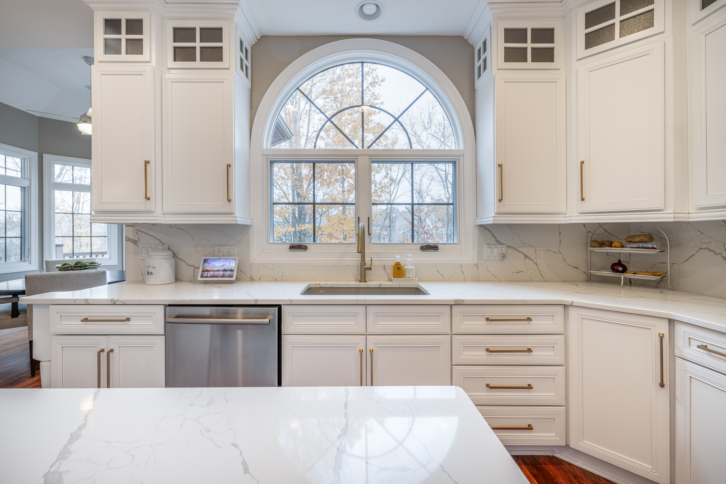 Strongsville, Ohio, 44136, United States, 4 Bedrooms Bedrooms, ,5 BathroomsBathrooms,Residential,For Sale,1988624