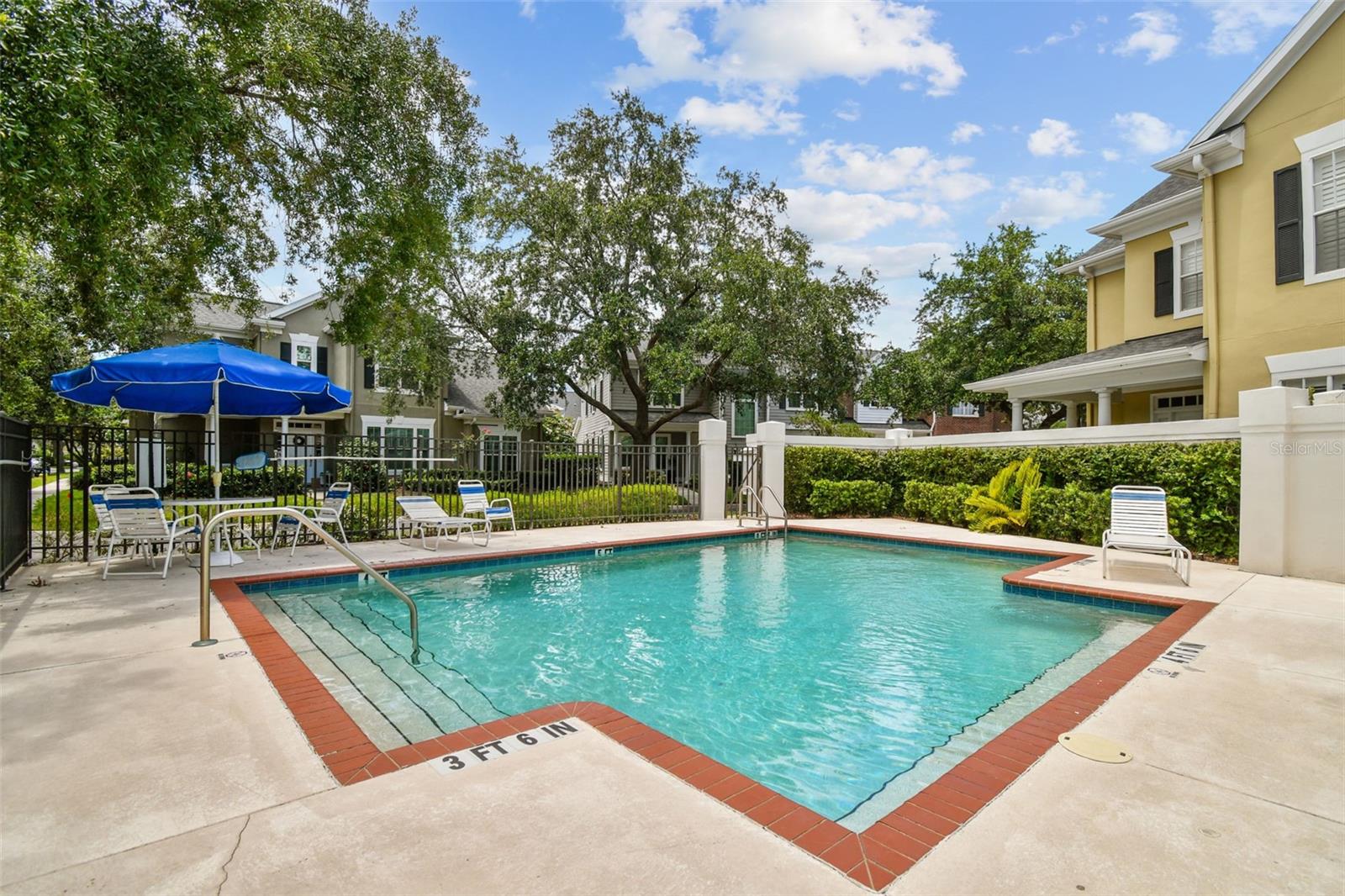 Tampa, Florida, 33602, United States, 4 Bedrooms Bedrooms, ,4 BathroomsBathrooms,Residential,For Sale,1976189