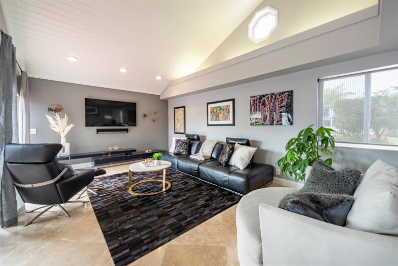 Plantation, Florida, 33324, United States, 4 Bedrooms Bedrooms, ,3 BathroomsBathrooms,Residential,For Sale,1987783