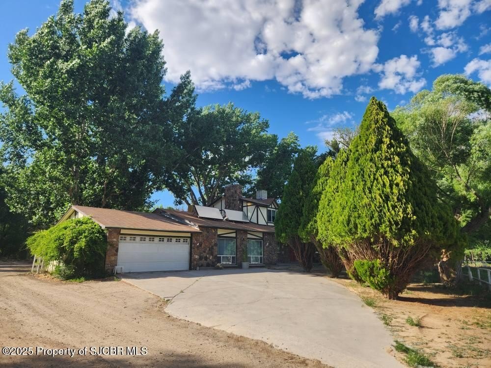 Flora Vista, New Mexico, 87415, United States, 5 Bedrooms Bedrooms, ,3 BathroomsBathrooms,Residential,For Sale,1926388