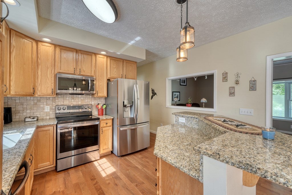 Murphy, North Carolina, 28906, United States, 3 Bedrooms Bedrooms, ,3 BathroomsBathrooms,Residential,For Sale,1902366