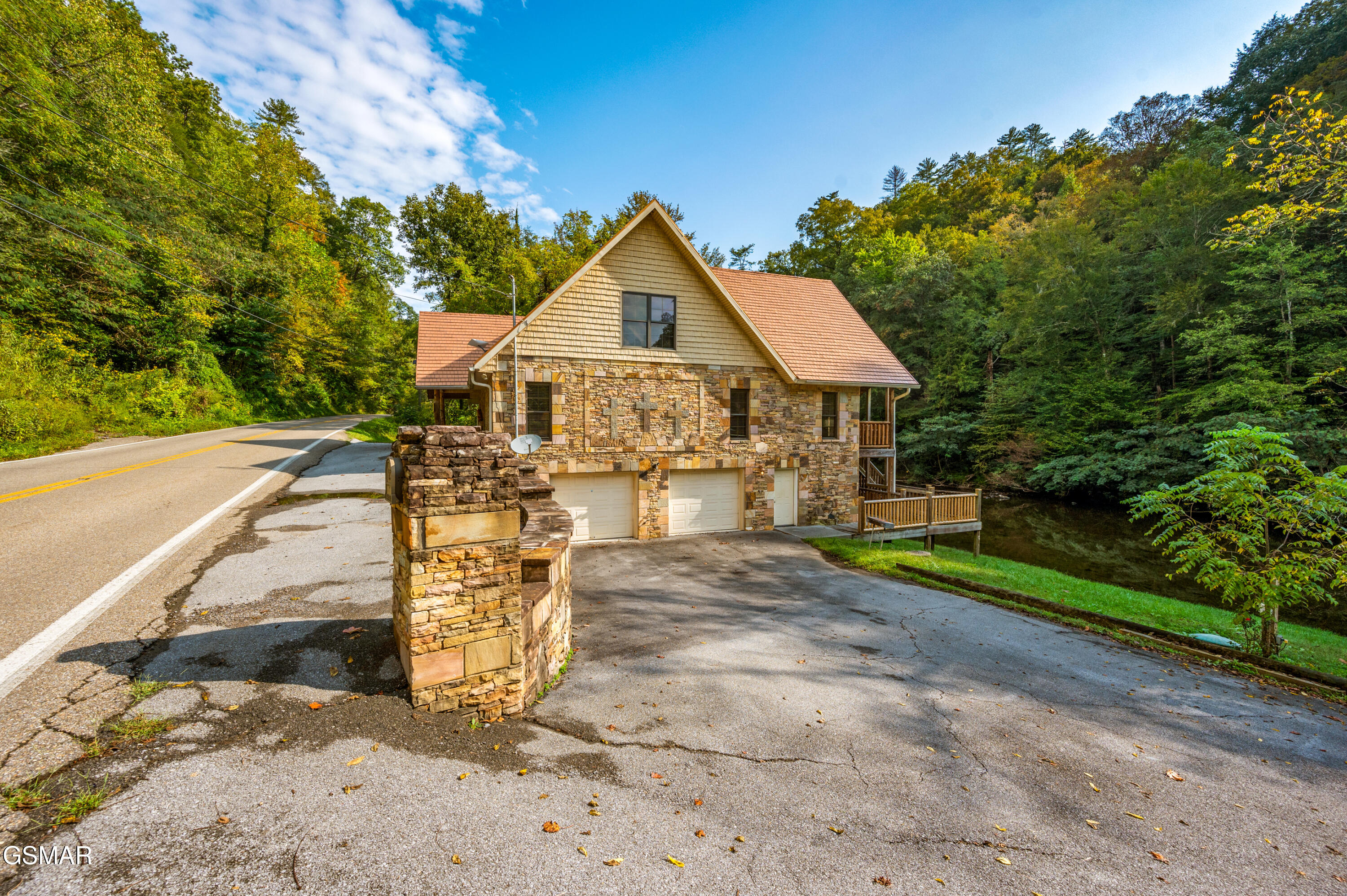 Sevierville, Tennessee, 37876, United States, 3 Bedrooms Bedrooms, ,5 BathroomsBathrooms,Residential,For Sale,1978747