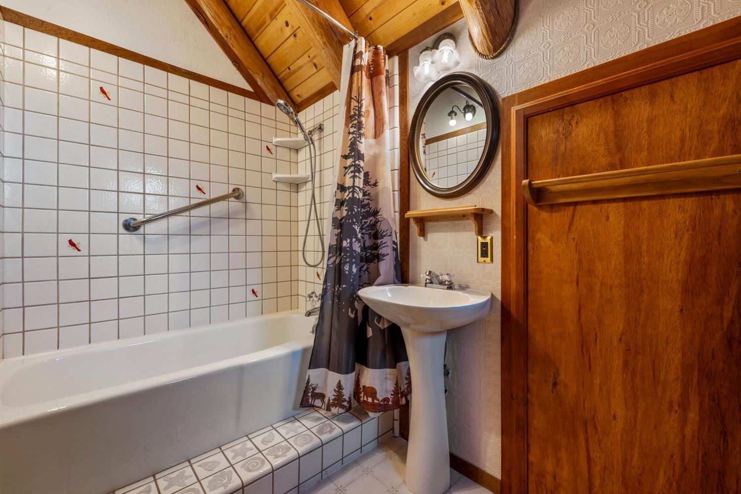 La Grange, California, 95329, United States, 2 Bedrooms Bedrooms, ,3 BathroomsBathrooms,Residential,For Sale,2009074