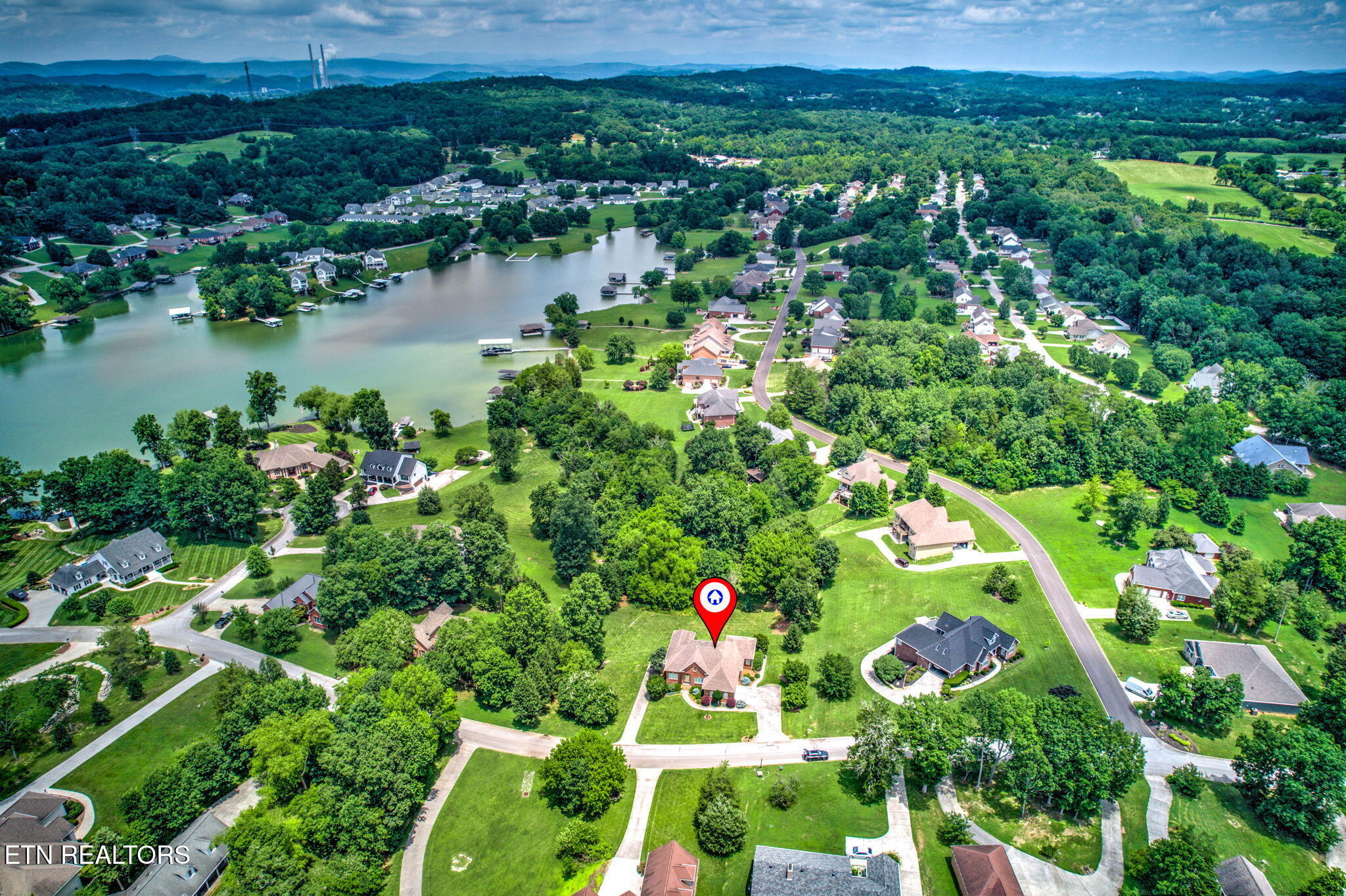 Kingston, Tennessee, 37763, United States, 3 Bedrooms Bedrooms, ,4 BathroomsBathrooms,Residential,For Sale,1885979