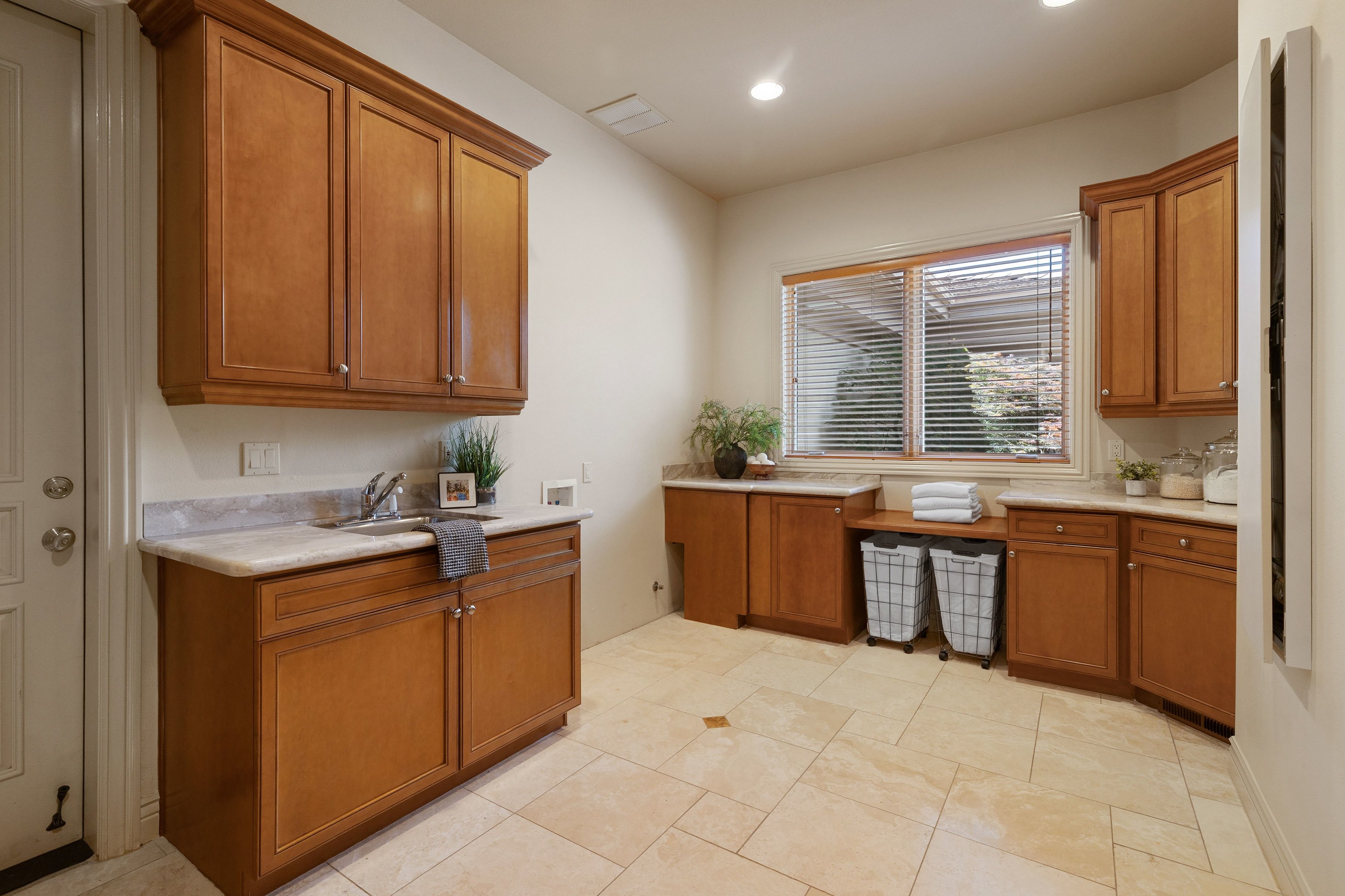  Stunning Custom Home with Breathtaking Views in Reno - 物件實景