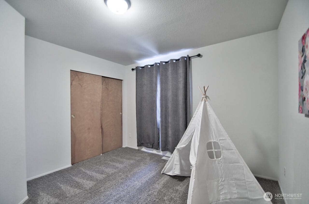 Lacey, Washington, 98513, United States, 4 Bedrooms Bedrooms, ,3 BathroomsBathrooms,Residential,For Sale,1932145