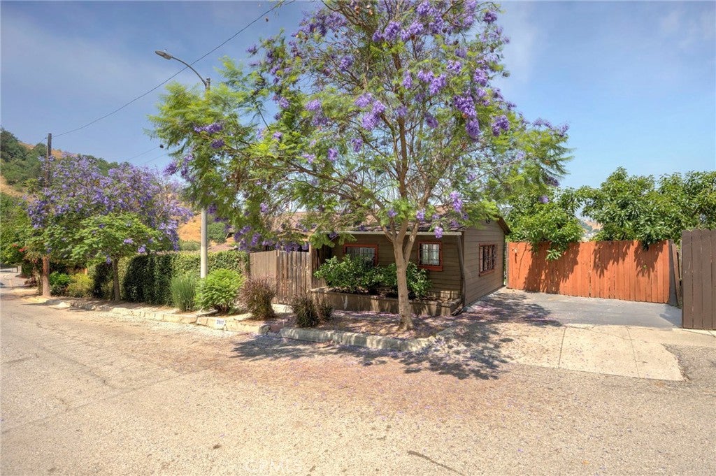 Los Angeles, California, 90031, United States, 3 Bedrooms Bedrooms, ,2 BathroomsBathrooms,Residential,For Sale,1862945