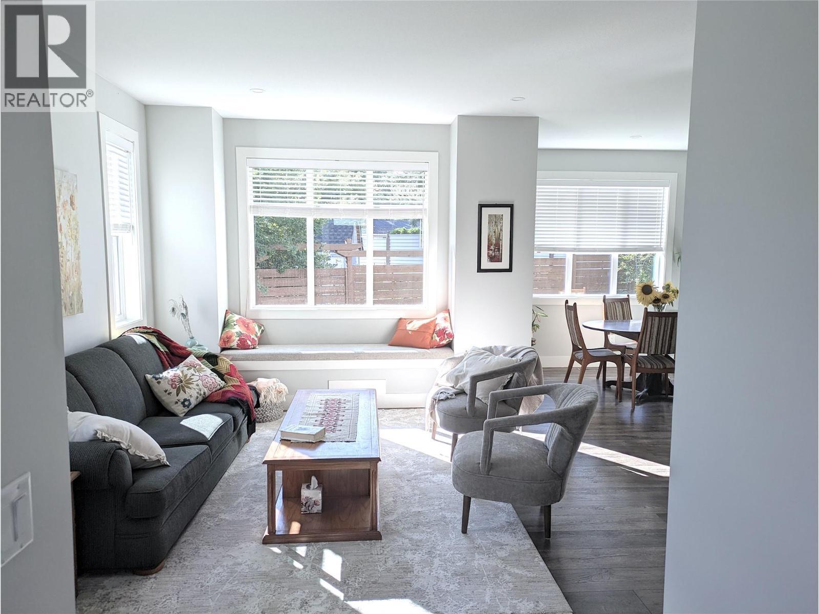 KELOWNA, British Columbia, V1V 1E2, CA, 4 Bedrooms Bedrooms, ,3 BathroomsBathrooms,Residential,For Sale,1961625