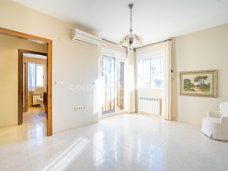 Valencia, Paterna, La Ca?ada Valencia, Paterna, La, Paterna, Comunidad Valenciana, ES, 5 Bedrooms Bedrooms, ,3 BathroomsBathrooms,Residential,For Sale,Valencia, Paterna, La Ca?ada Valencia, Paterna, La,1672423