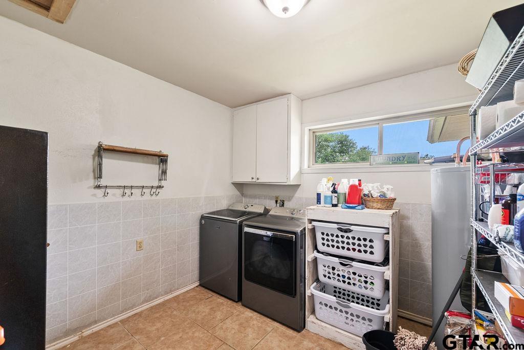 Mineola, Texas, 75773, United States, 4 Bedrooms Bedrooms, ,3 BathroomsBathrooms,Residential,For Sale,1961567