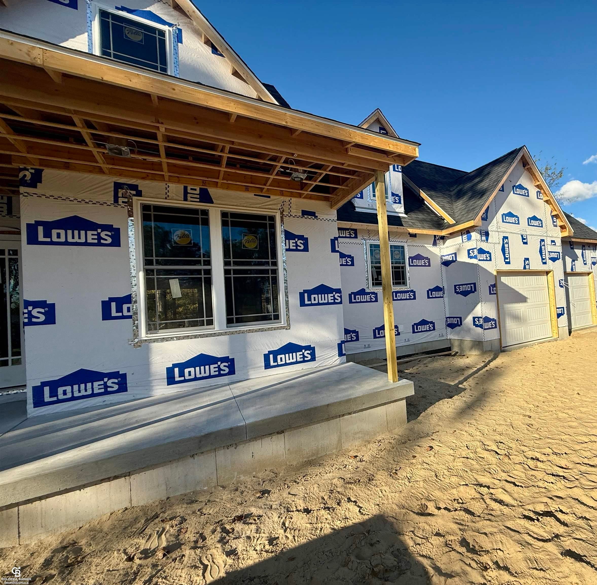 Saint Clair, Michigan, 48079, United States, 5 Bedrooms Bedrooms, ,3 BathroomsBathrooms,Residential,For Sale,1868315