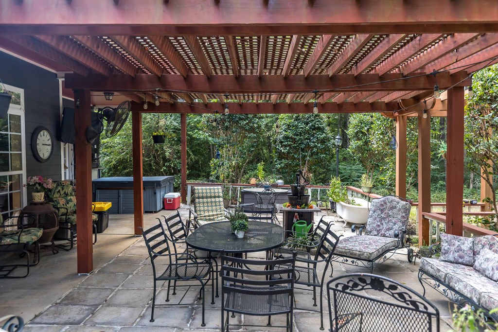 Salem, Alabama, 36874, United States, 4 Bedrooms Bedrooms, ,4 BathroomsBathrooms,Residential,For Sale,1947169