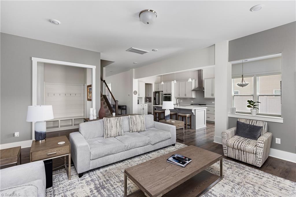 High Point, North Carolina, 27265, United States, 5 Bedrooms Bedrooms, ,4 BathroomsBathrooms,Residential,For Sale,1951573