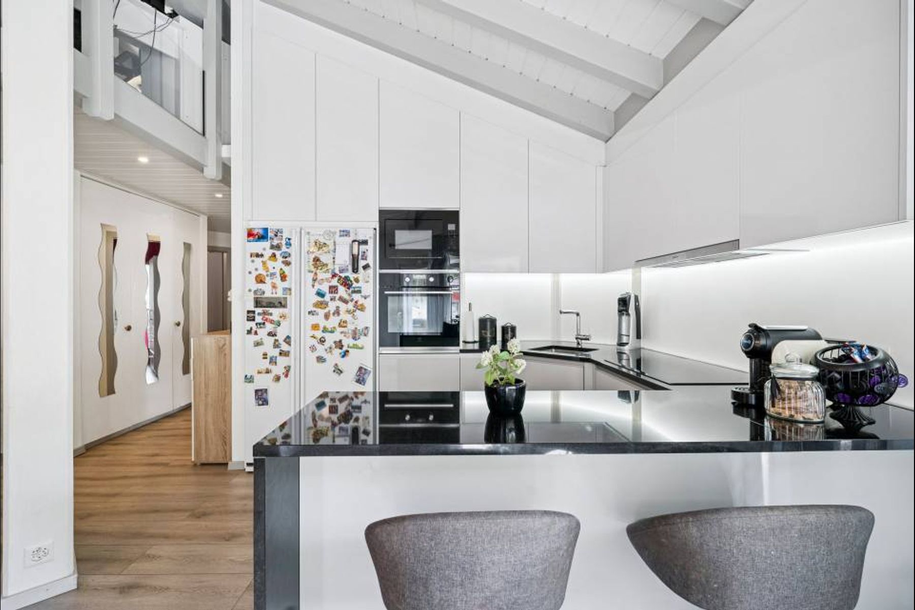  Charming renovated 4.5-room apartment with mezzanine and private garden - 物件實景
