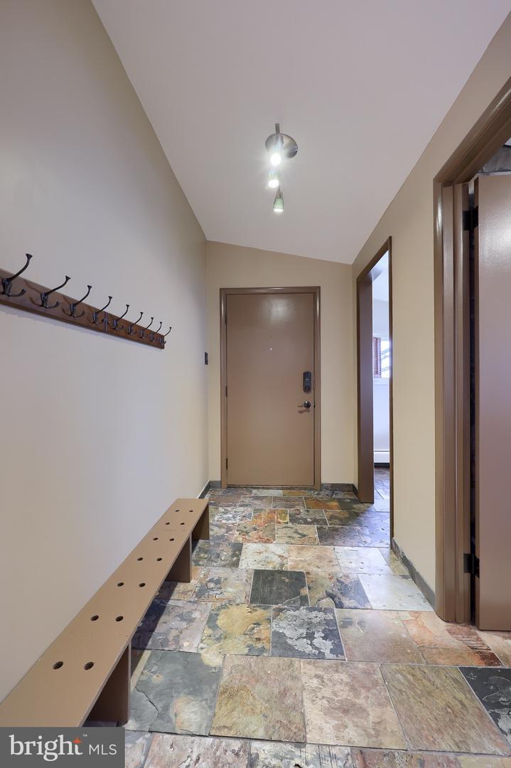 Lancaster, Pennsylvania, 17601, United States, 4 Bedrooms Bedrooms, ,3 BathroomsBathrooms,Residential,For Sale,1999084