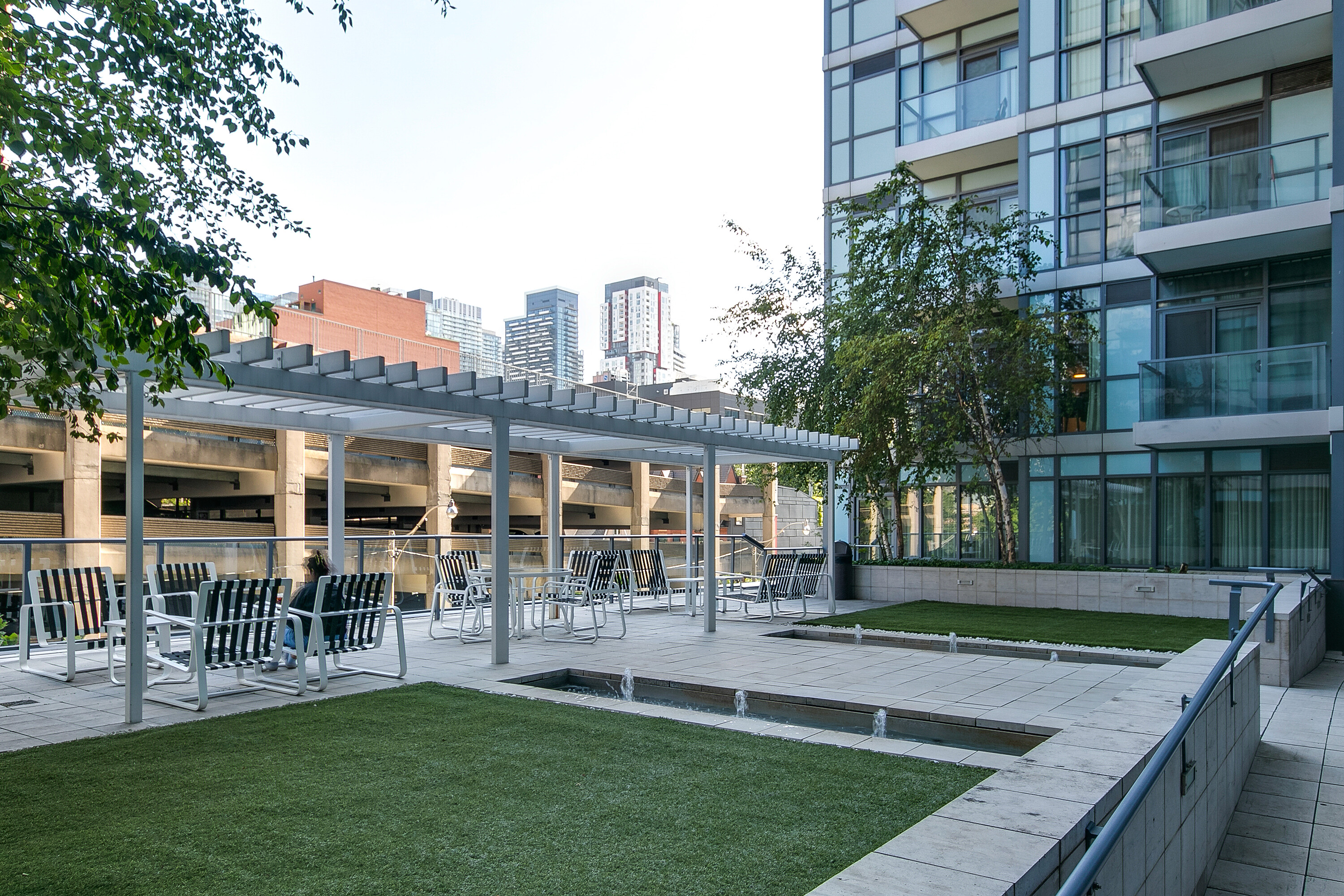  210 Simcoe Street - 物件實景