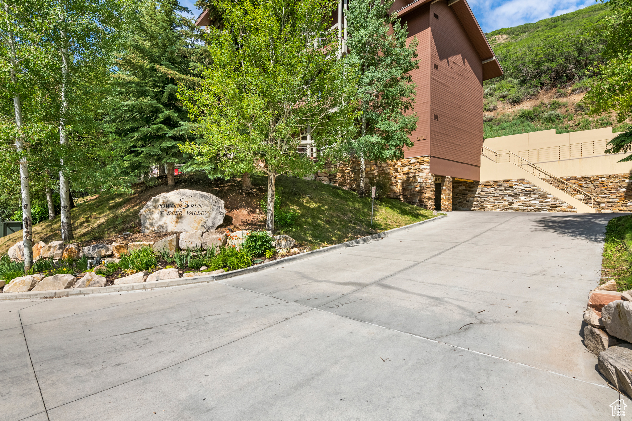 Park City, Utah, 84060, United States, 2 Bedrooms Bedrooms, ,3 BathroomsBathrooms,Residential,For Sale,1900952