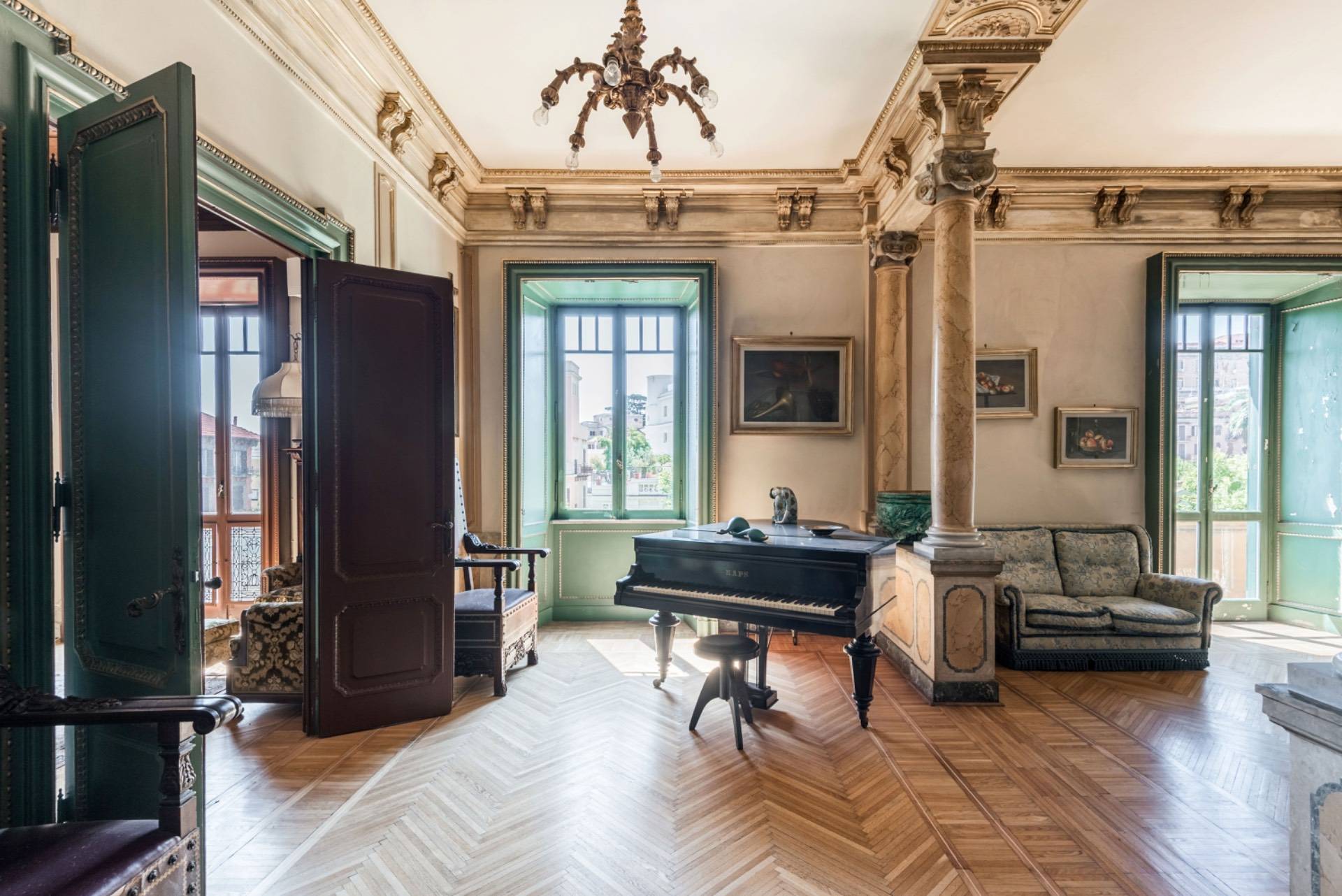 Roma, Roma, 00100, IT, 4 Bedrooms Bedrooms, ,2 BathroomsBathrooms,Residential,For Sale,1989344