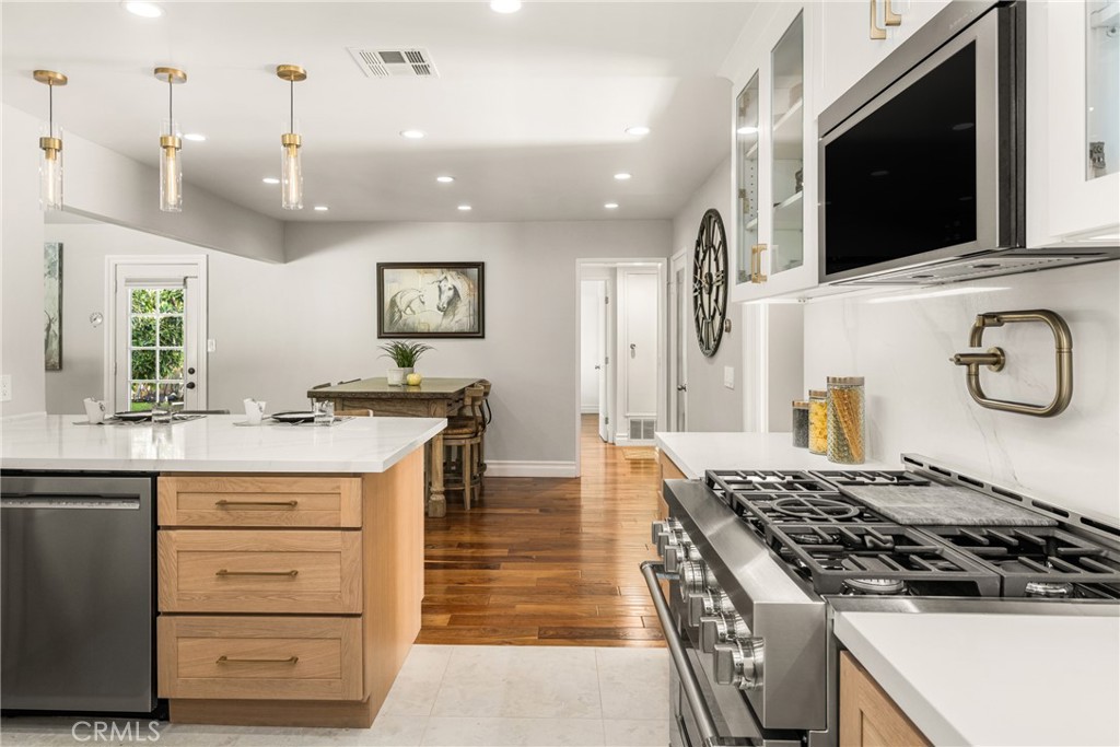 Orange, California, 92865, United States, 4 Bedrooms Bedrooms, ,3 BathroomsBathrooms,Residential,For Sale,1989435