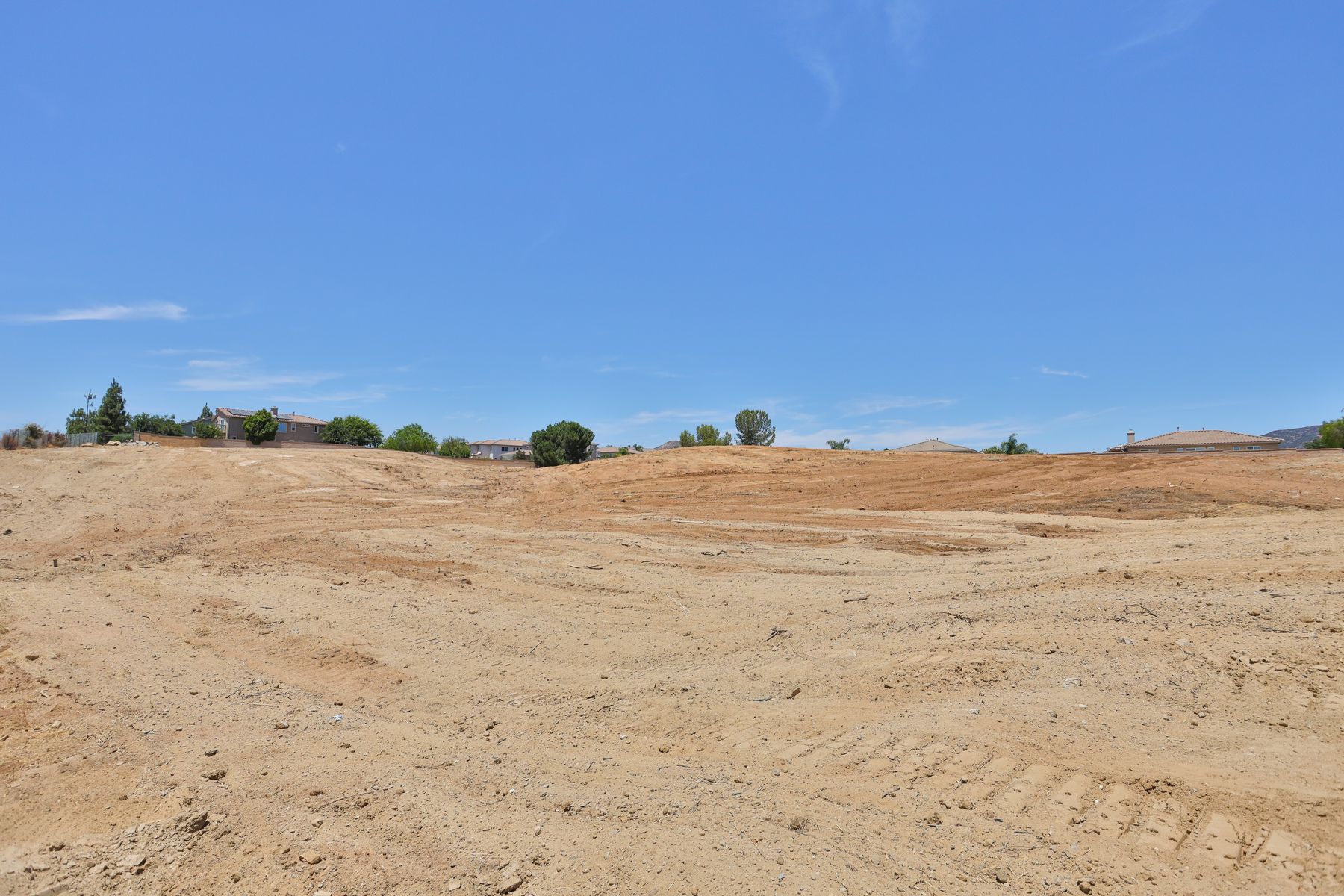  2 Jackson Ave, Murrieta, CA 92562 - 物件實景
