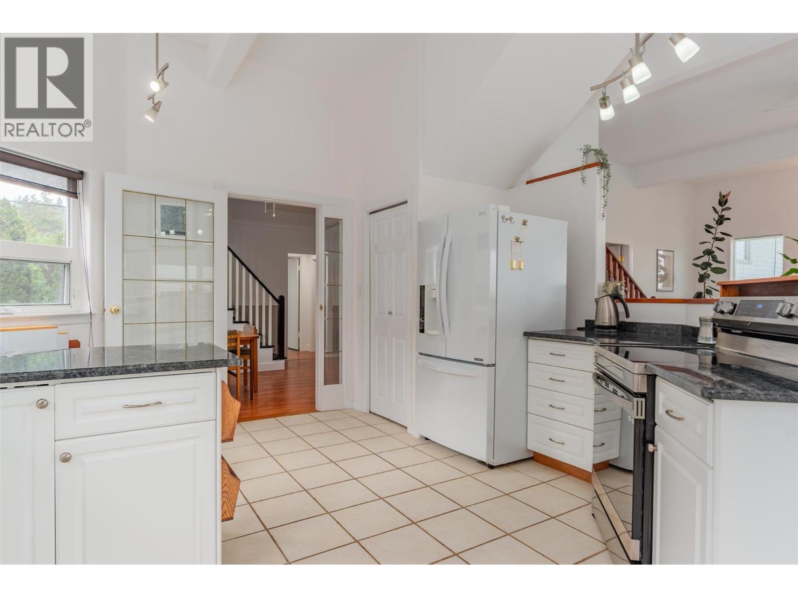CASTLEGAR, British Columbia, V1N 2S5, CA, 5 Bedrooms Bedrooms, ,3 BathroomsBathrooms,Residential,For Sale,1918306