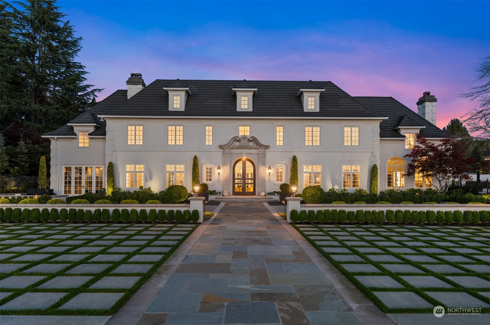 Clyde Hill, Washington, 98004, United States, 5 Bedrooms Bedrooms, ,4 BathroomsBathrooms,Residential,For Sale,1684635
