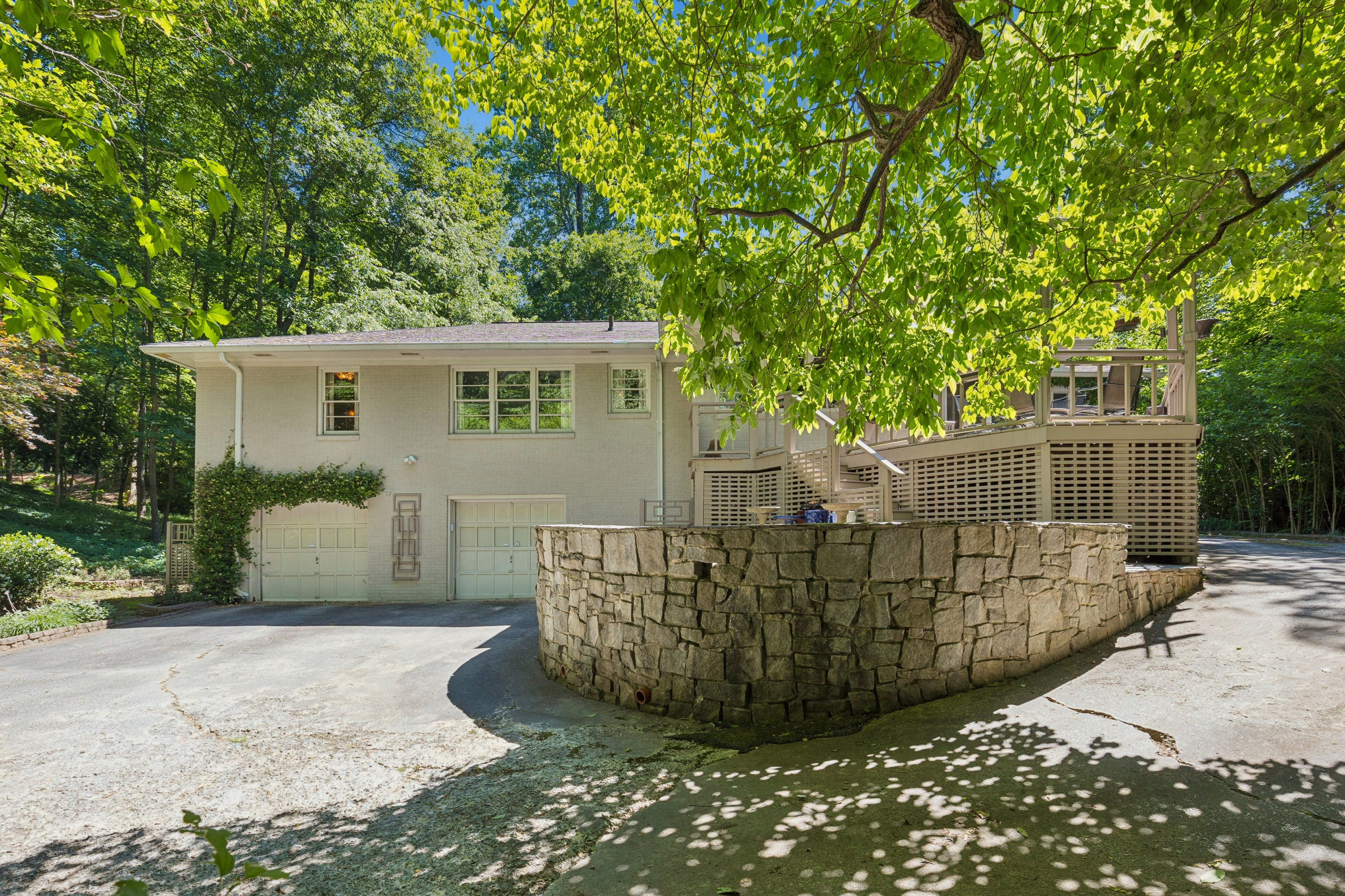  Charming Ranch Offers Space, Privacy and Long Term Potential - 物件實景