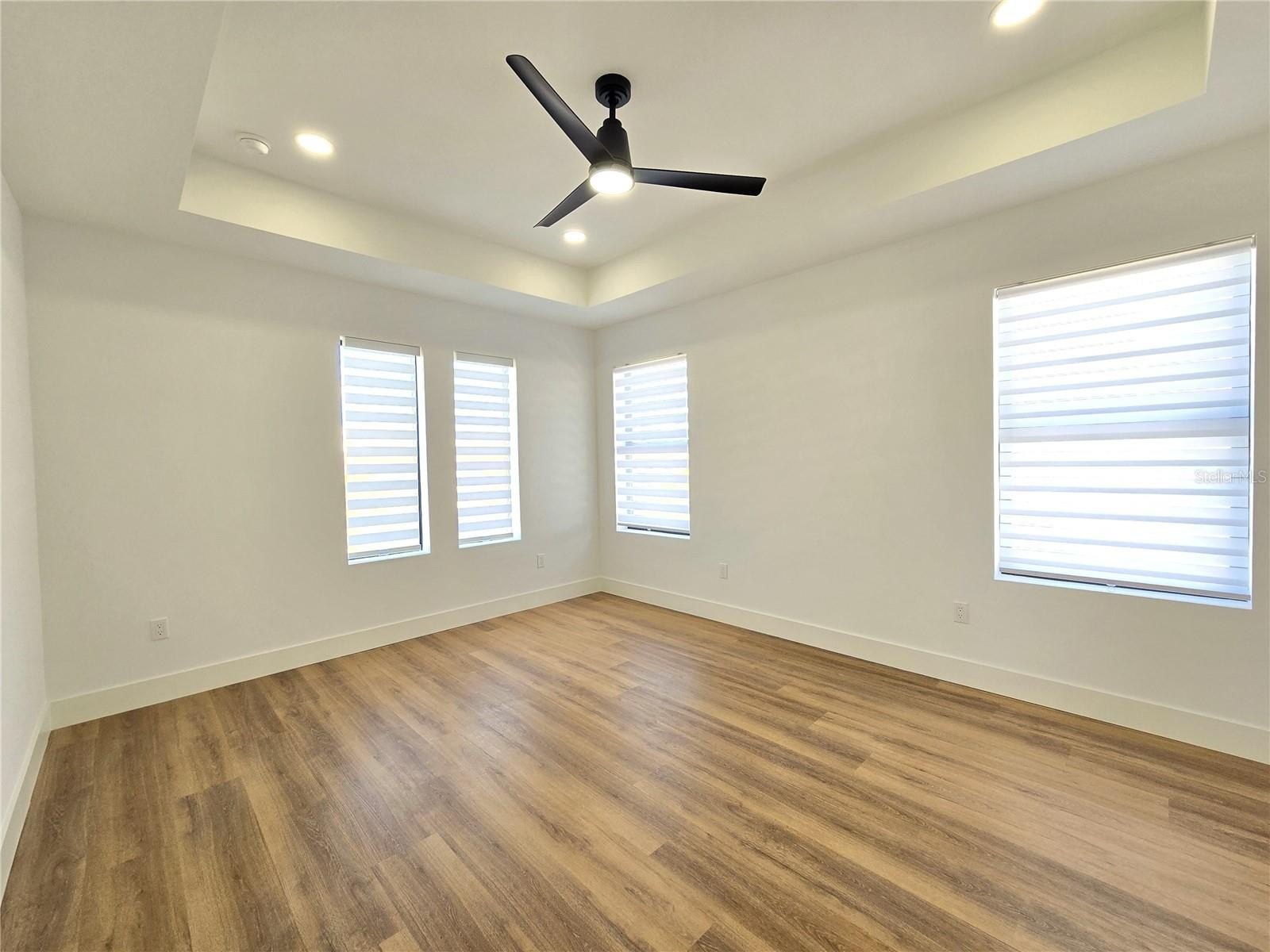 TAMPA, Florida, 33607, United States, 5 Bedrooms Bedrooms, ,3 BathroomsBathrooms,Residential,For Sale,1976051