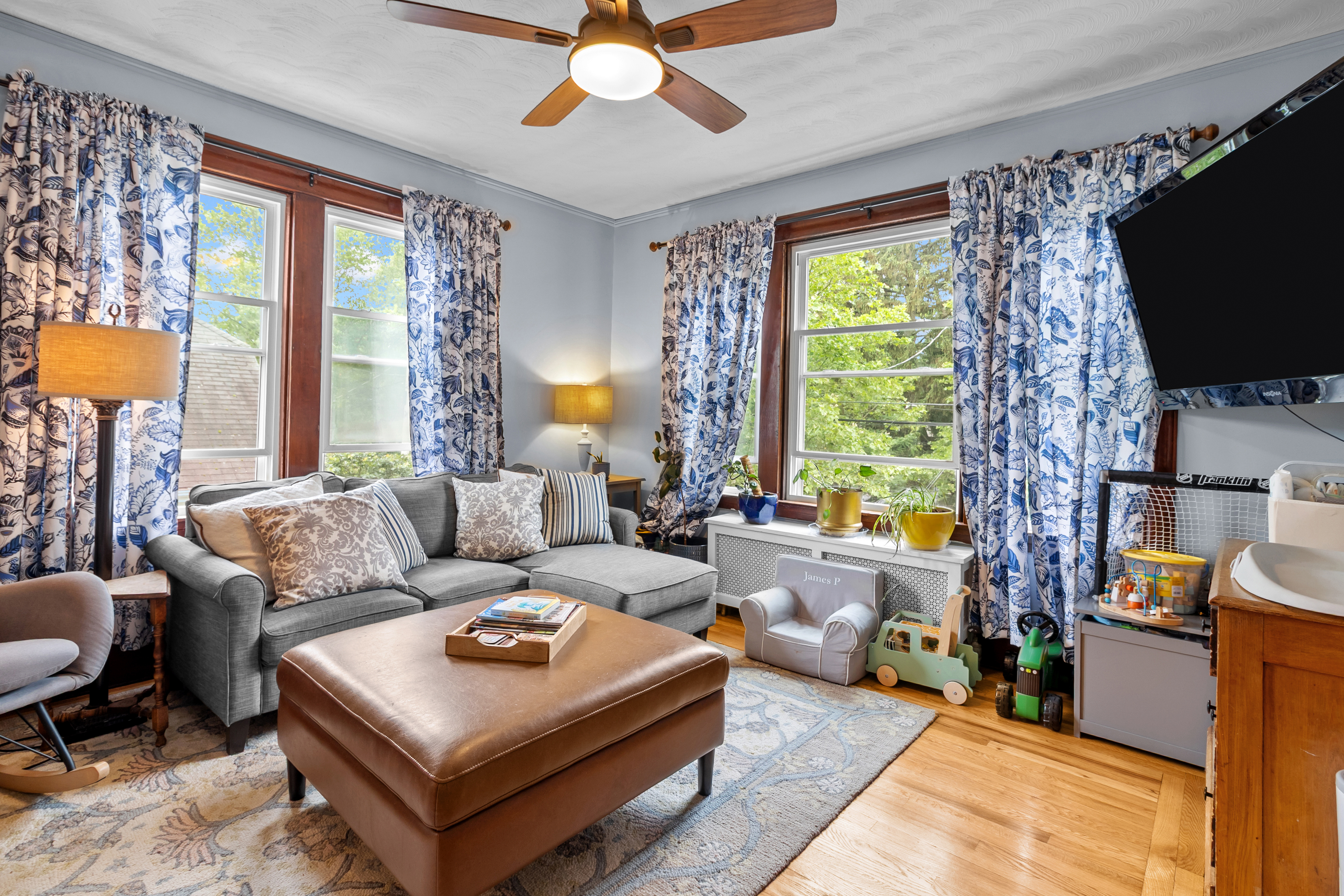  647-649 Pleasant Valley Parkway, Providence, RI, 02908 - 物件實景