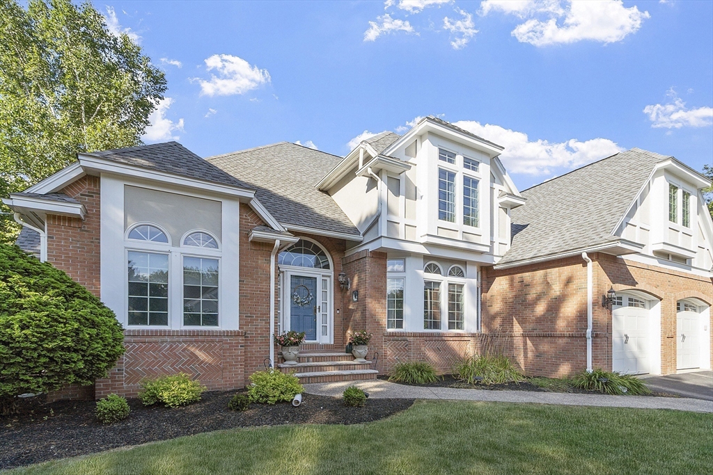 Middleton, Massachusetts, 01949, United States, 4 Bedrooms Bedrooms, ,4 BathroomsBathrooms,Residential,For Sale,1981147