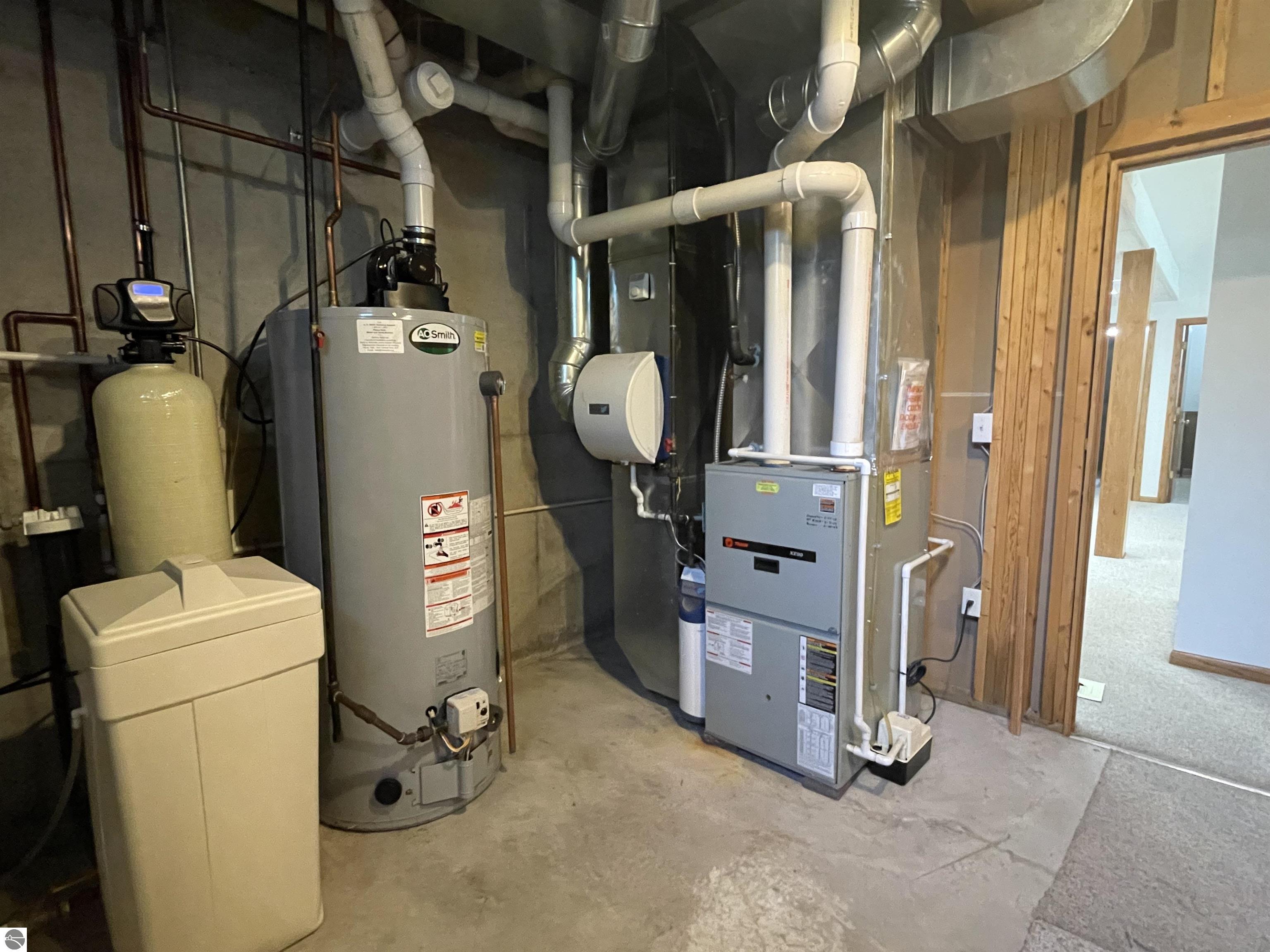 Harrison, Michigan, 48625, United States, 5 Bedrooms Bedrooms, ,4 BathroomsBathrooms,Residential,For Sale,1990816