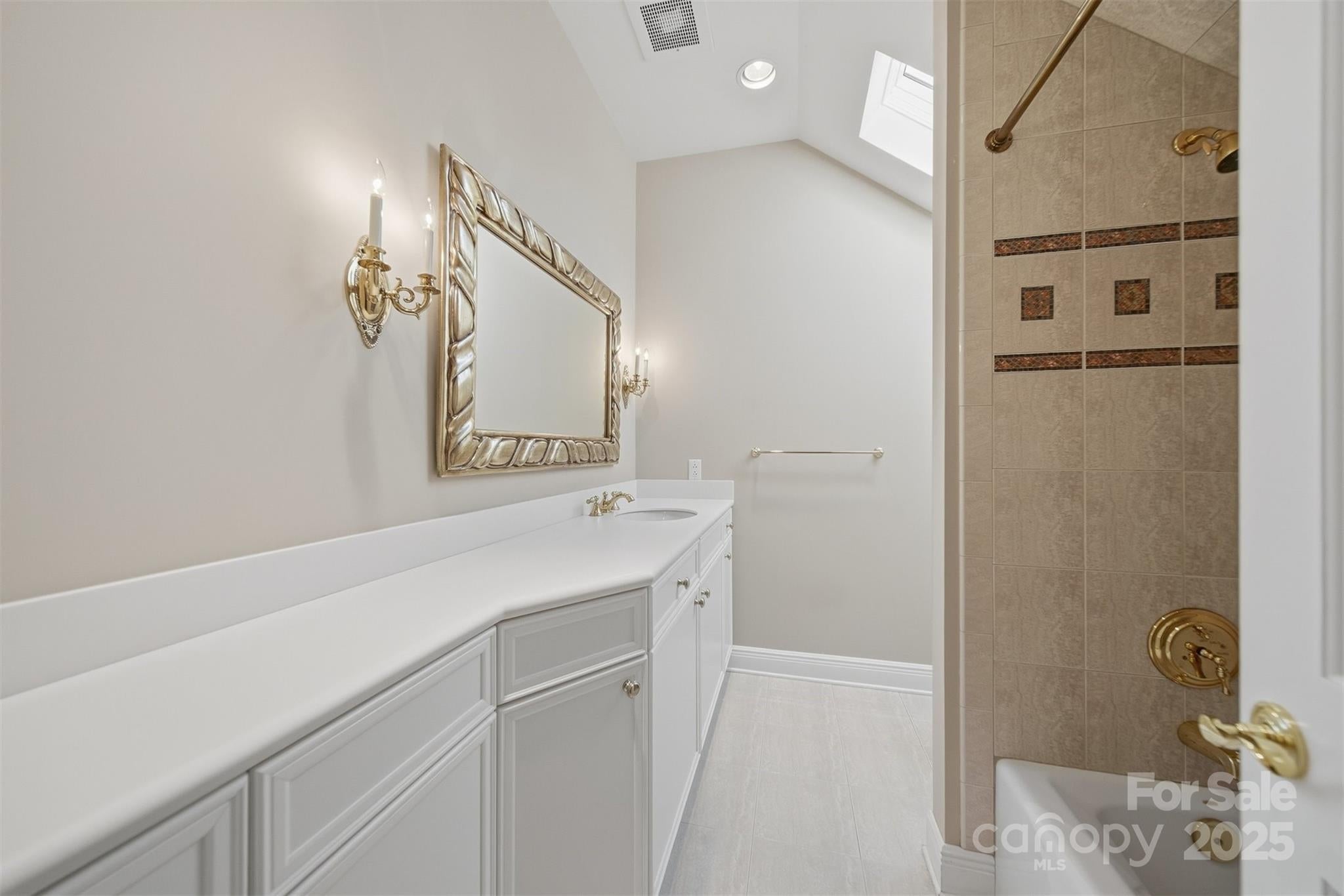 Conover, North Carolina, 28613, United States, 6 Bedrooms Bedrooms, ,7 BathroomsBathrooms,Residential,For Sale,1991981