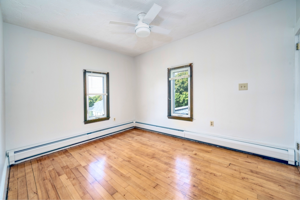 Hull, Massachusetts, 02045, United States, 6 Bedrooms Bedrooms, ,3 BathroomsBathrooms,Residential,For Sale,1978690