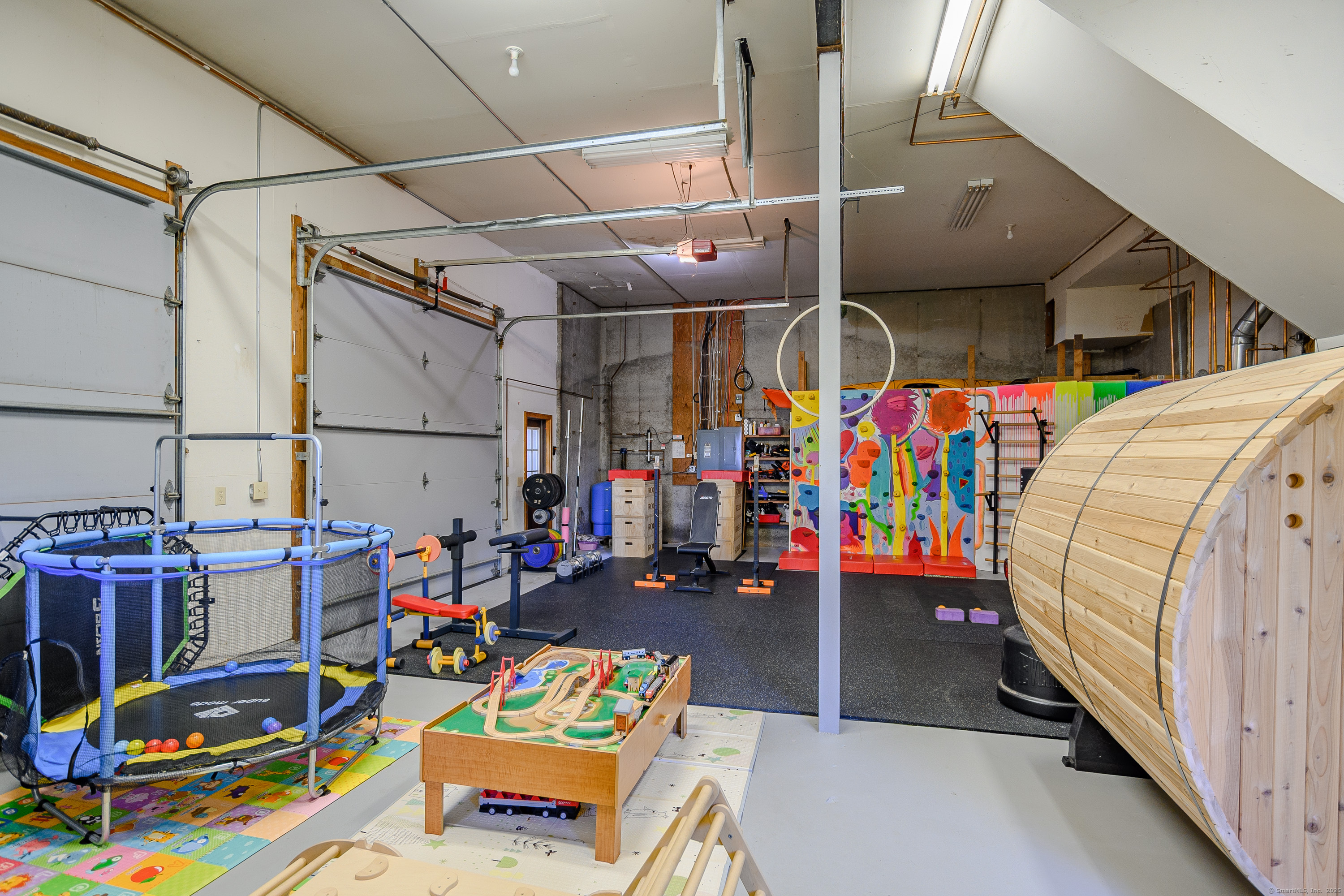 New Fairfield, Connecticut, 06812, United States, 3 Bedrooms Bedrooms, ,3 BathroomsBathrooms,Residential,For Sale,1966702