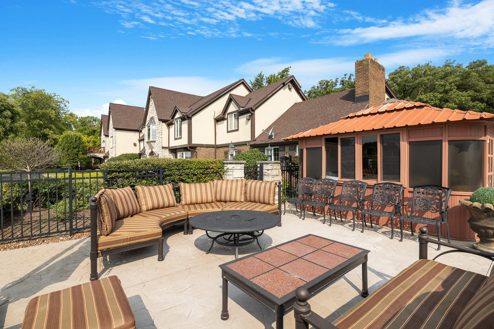 Homer Glen, Illinois, 60491, United States, 4 Bedrooms Bedrooms, ,5 BathroomsBathrooms,Residential,For Sale,1940252